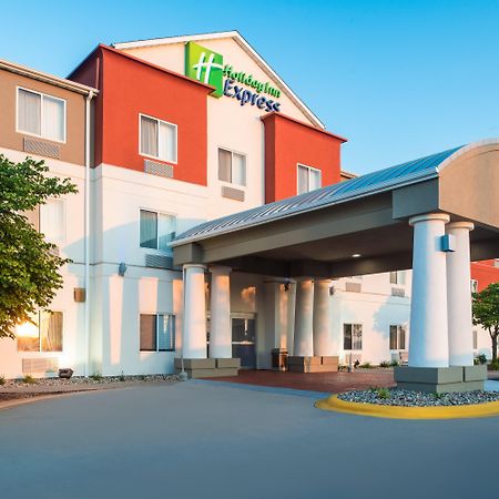 Holiday Inn Express Hotel & Suites Burlington By Ihg Exterior foto