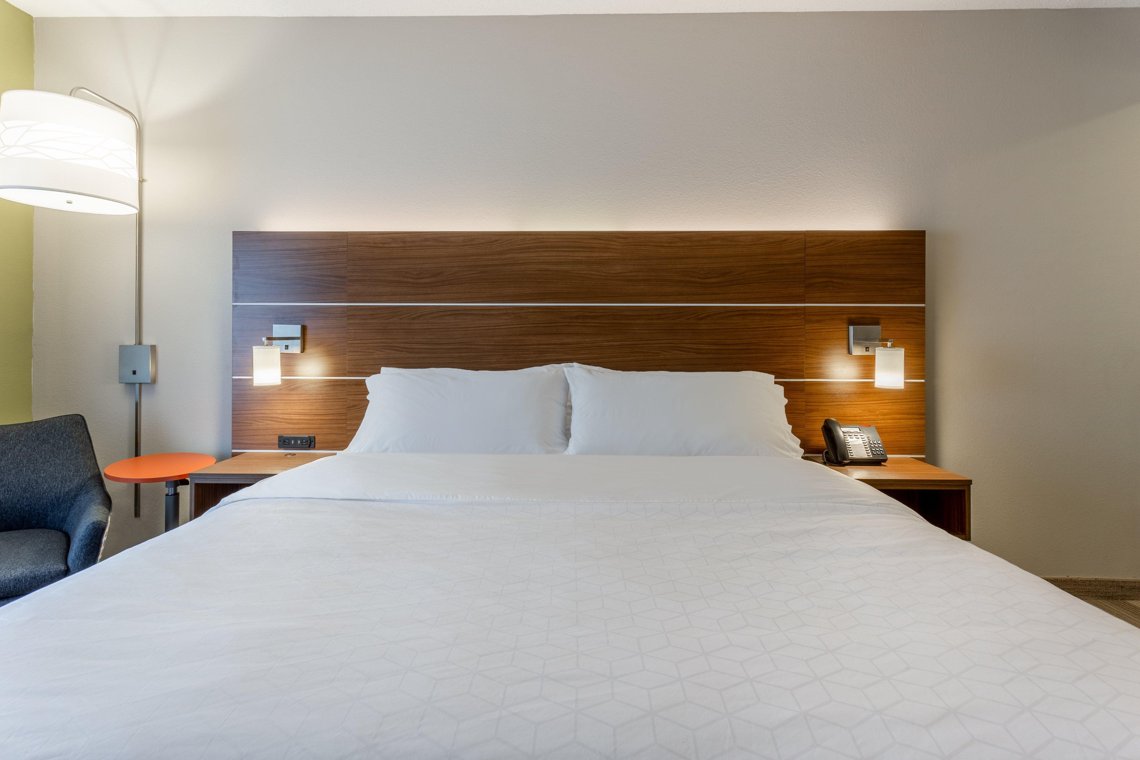 Holiday Inn Express Hotel & Suites Burlington By Ihg Exterior foto