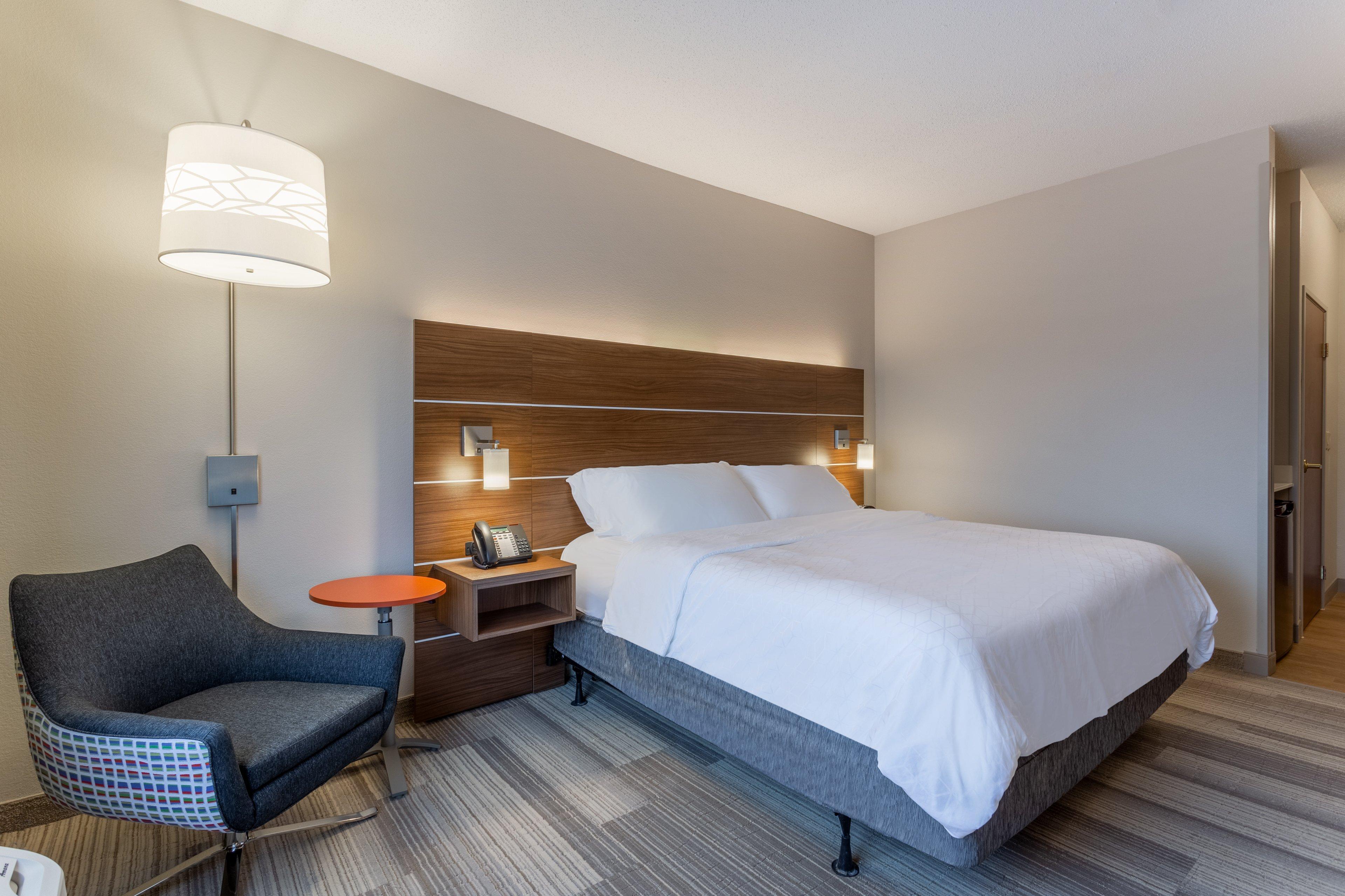 Holiday Inn Express Hotel & Suites Burlington By Ihg Exterior foto