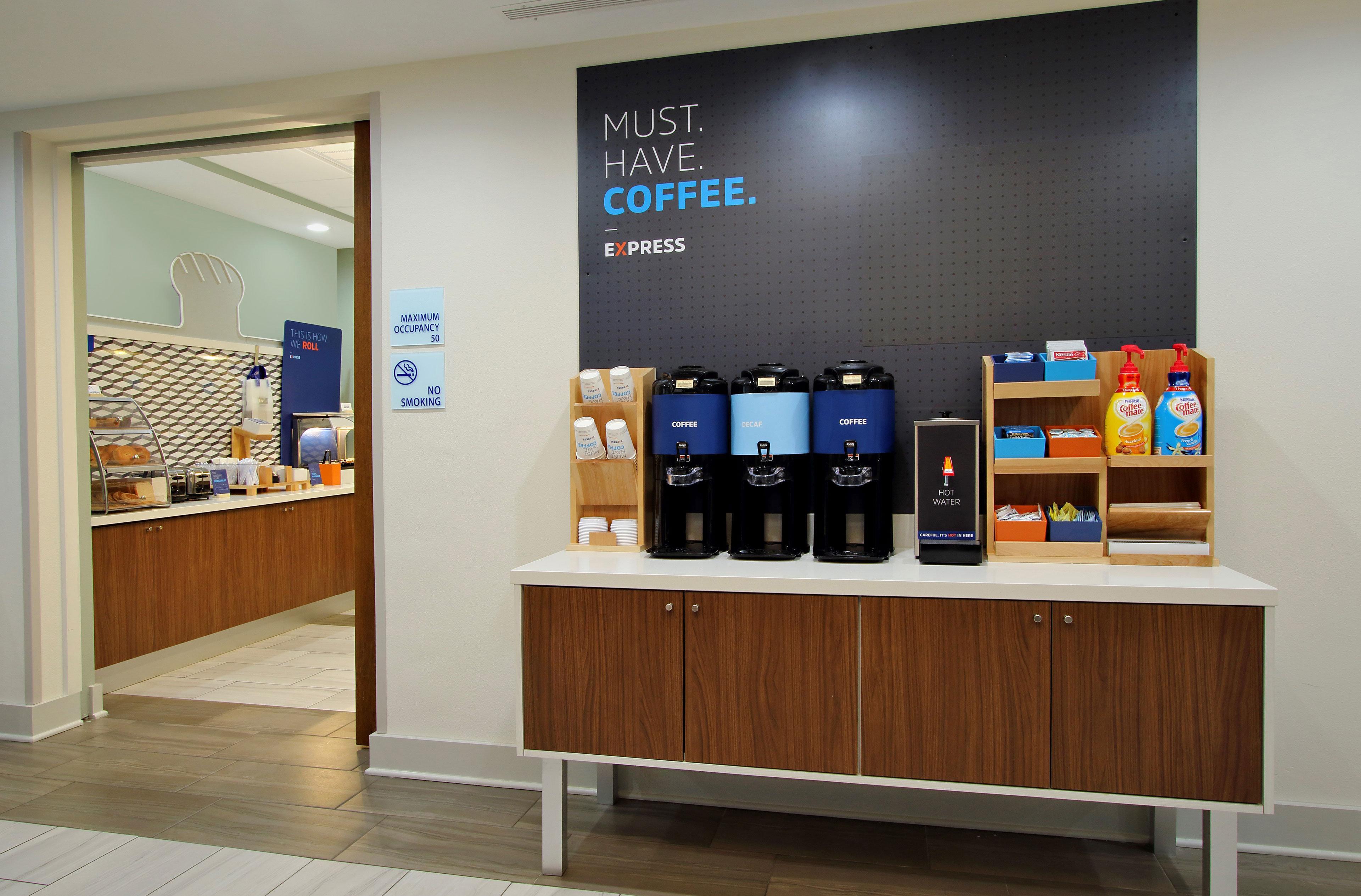 Holiday Inn Express Hotel & Suites Burlington By Ihg Exterior foto