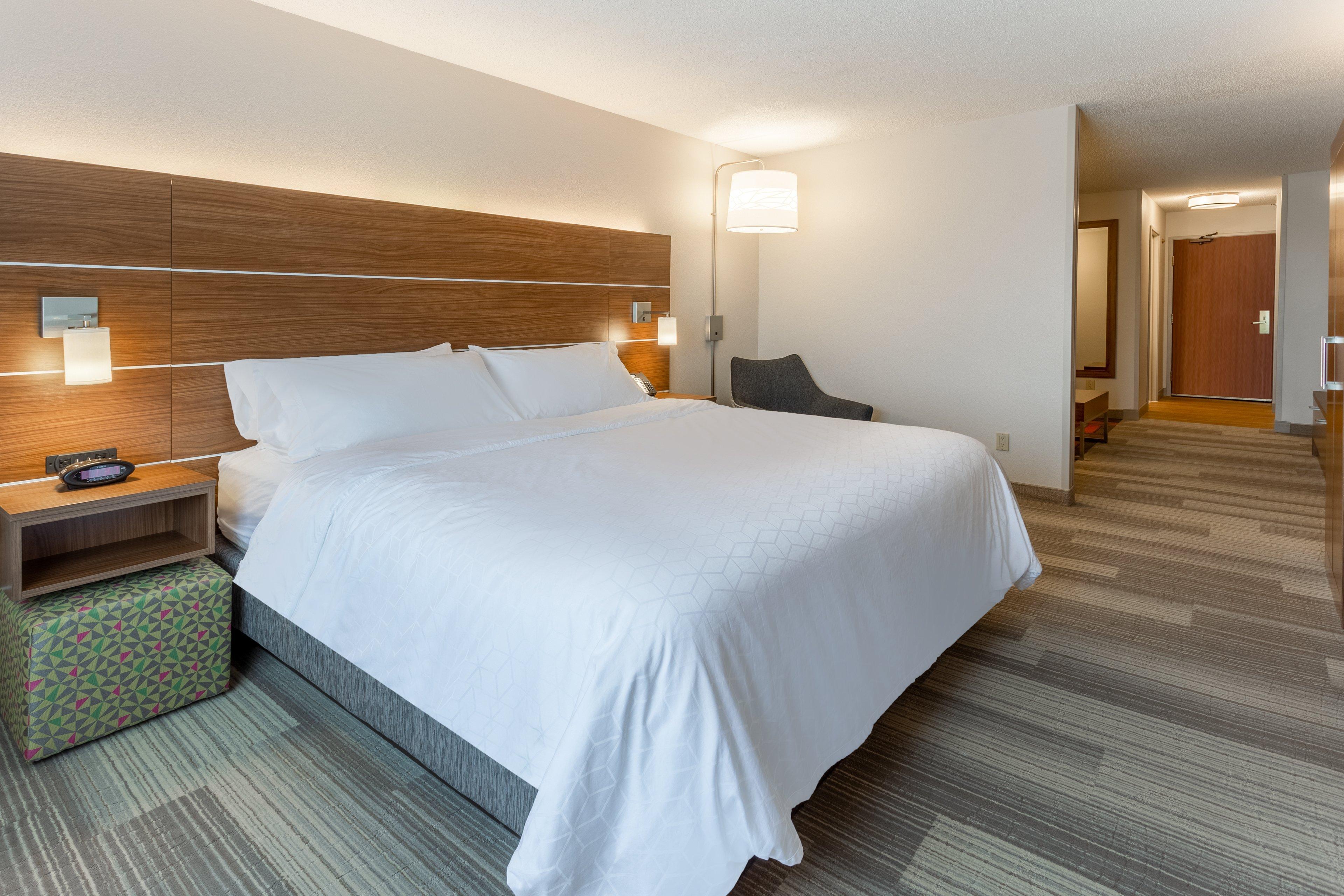 Holiday Inn Express Hotel & Suites Burlington By Ihg Exterior foto