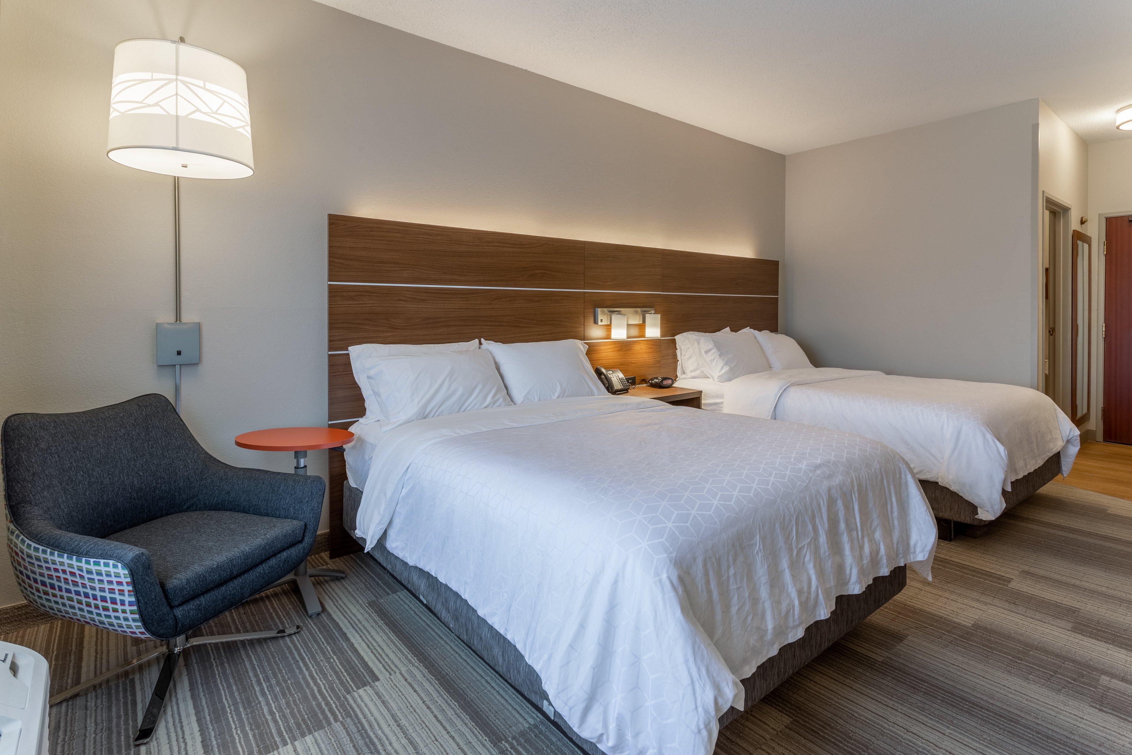 Holiday Inn Express Hotel & Suites Burlington By Ihg Exterior foto