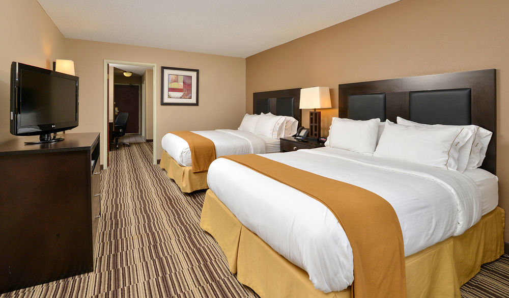 Holiday Inn Express Hotel & Suites Burlington By Ihg Exterior foto